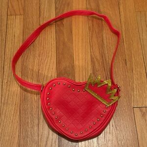 Disney Descendants 3 Evie Heart-Shaped Red Bag with Gold Accents 👑